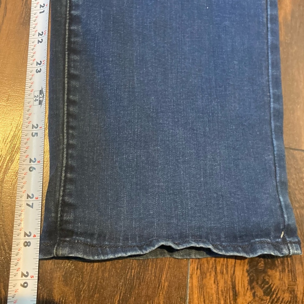 Jeans - Picture 9 of 10